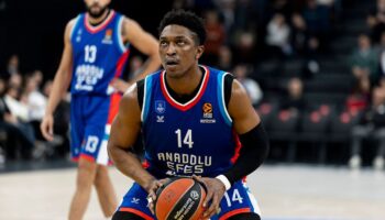 anadolu efes stanley johnson ile vedalasti WF2dzkYp
