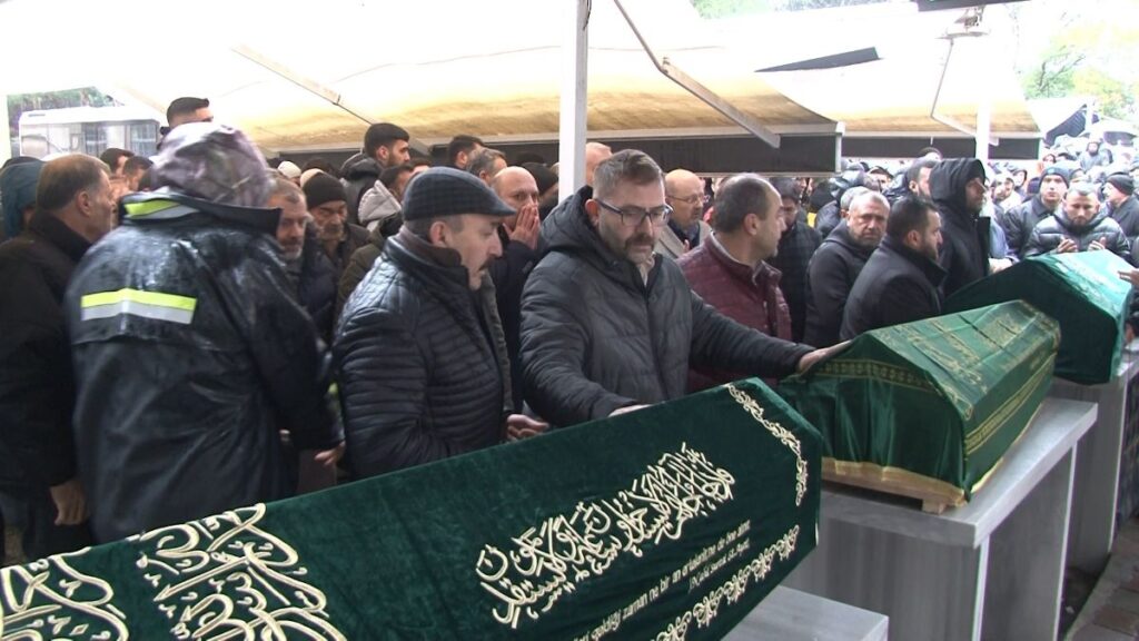 ankarada anneleri tarafindan oldurulen 2 kardes son yolculuguna ugurlandi UsRQ32HR