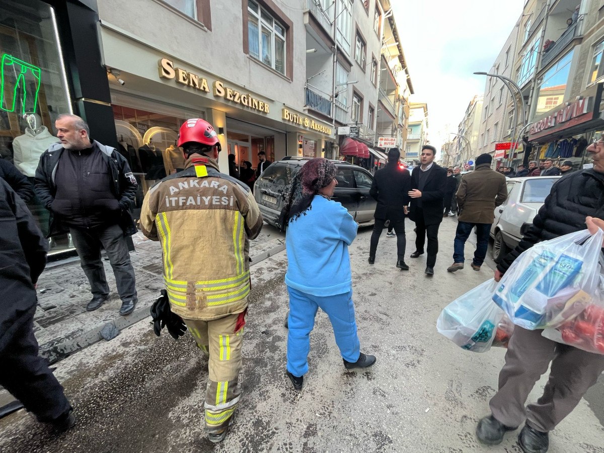 ankarada esiyle tartisan surucu yayaya carpti 3 jZ8gWe3b