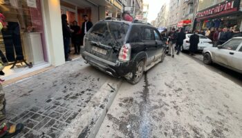 ankarada esiyle tartisan surucu yayaya carpti UZJShTmI