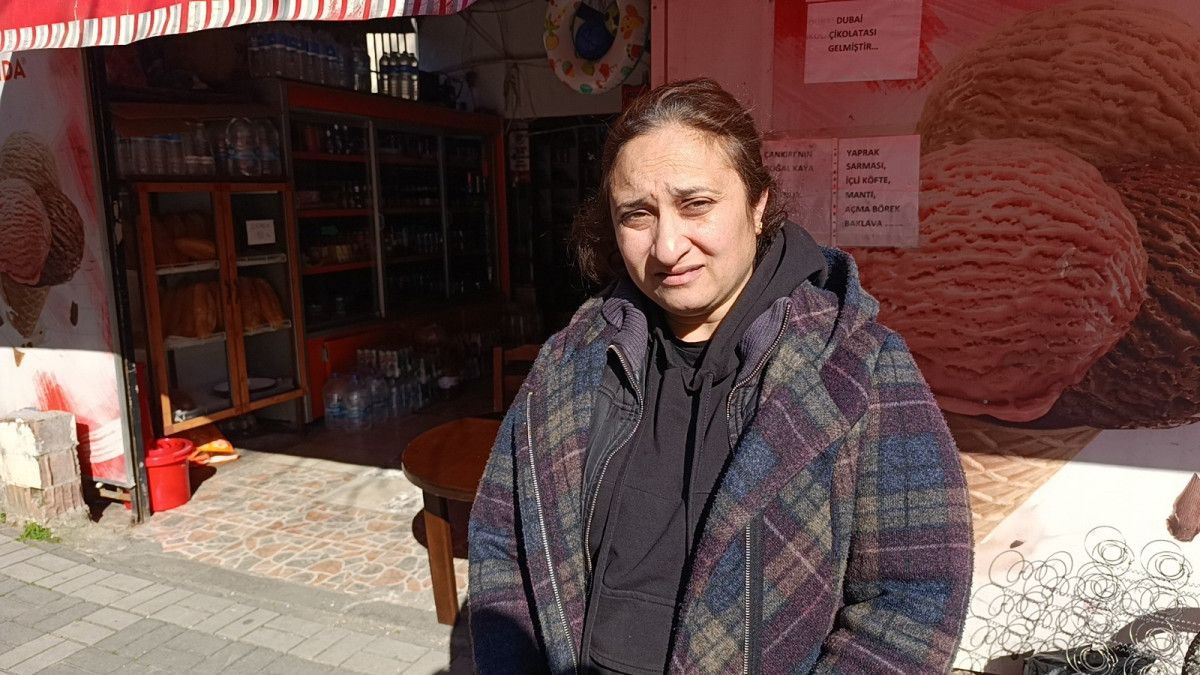 antalyada cins kedisini kaybeden kadin guvenlik kamerasini izleyince soke oldu 2 924SRDGj