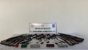 antalyada kacakcilik operasyonu 18 gozalti n8Km9EG1