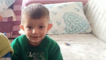 antalyada kamyonetin carptigi 15 yasindaki cocuktan aci haber 66vLc5M4