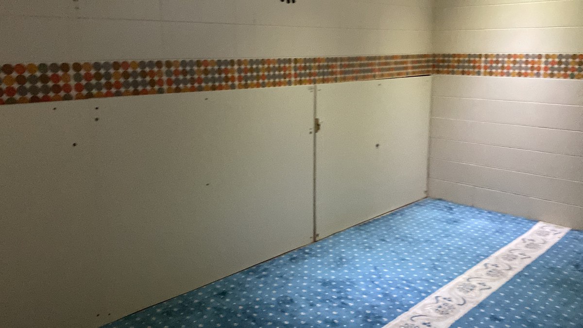 antalyada tuvaletten mescide cevrilen yapi kapatildi 4 5ypq2GAX