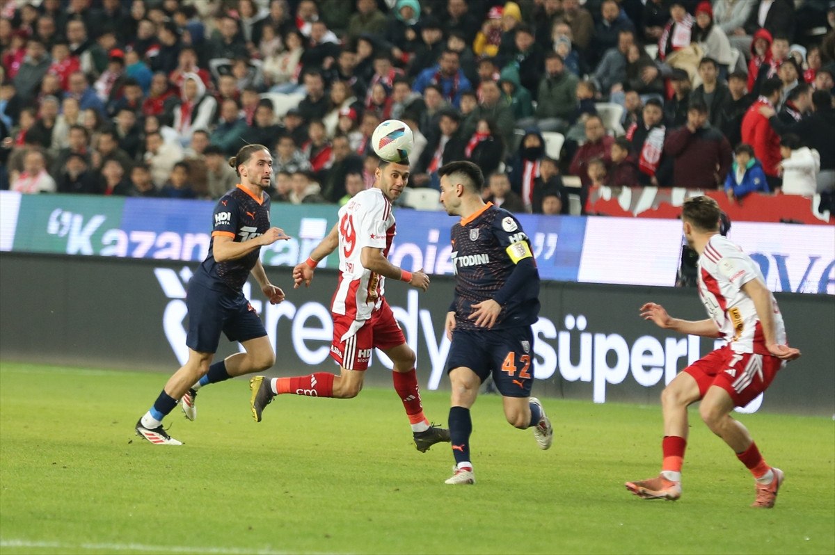 antalyaspor basaksehir macinda gol sesi cikmadi 1 PANCp6EV