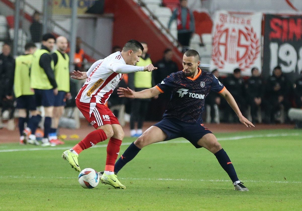antalyaspor basaksehir macinda gol sesi cikmadi 2 OHvpvbei