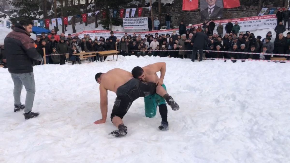 artvinde kar ustunde karakucak guresleri yapildi 3 ejl9J1EM