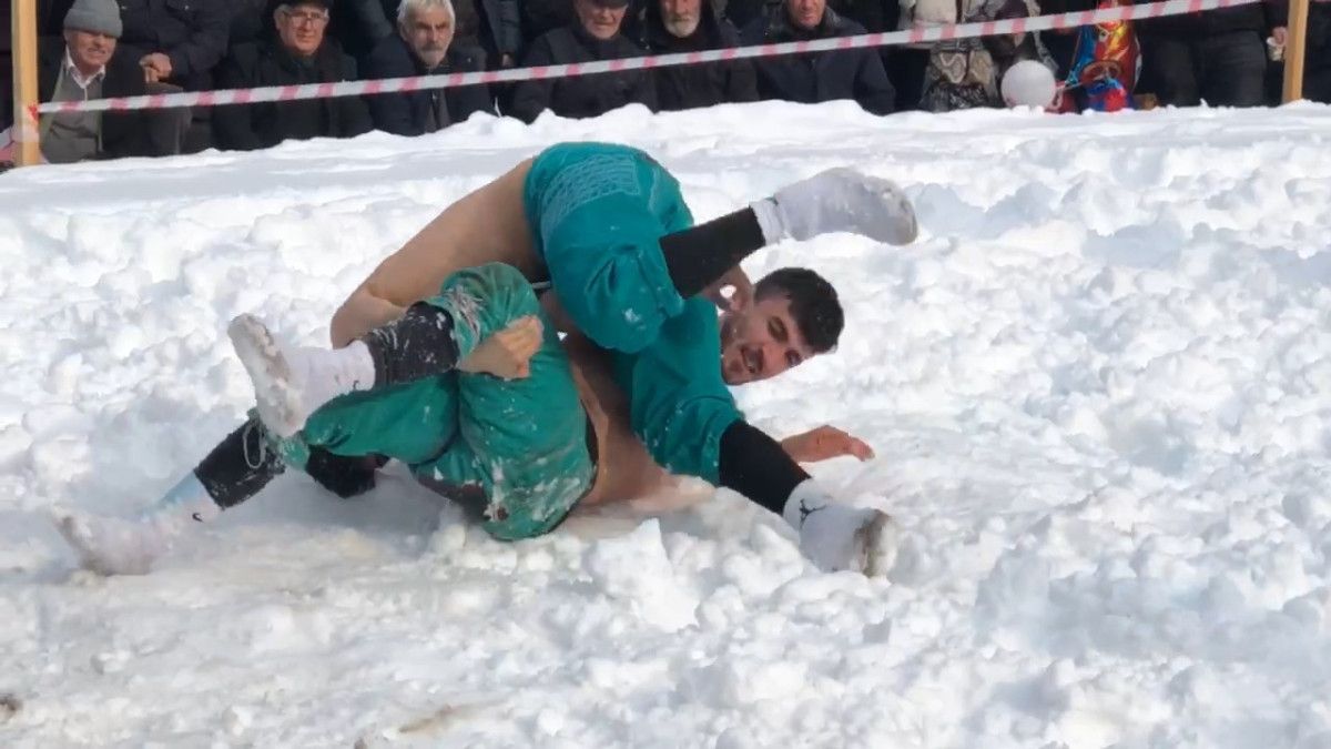 artvinde kar ustunde karakucak guresleri yapildi 5 fkk6mNhJ