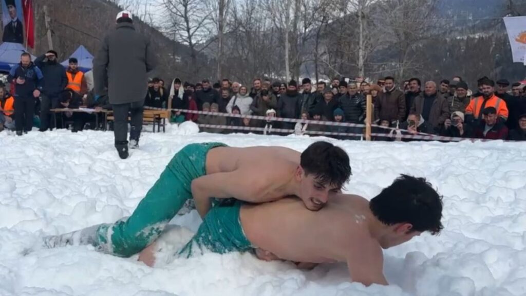 artvinde kar ustunde karakucak guresleri yapildi n5m3IzG3