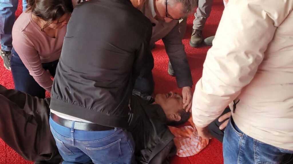 aydinda deve gureslerini izlerken kalp krizi geciren chpli meclis uyesi kurtarilamadi jyI1HrCk