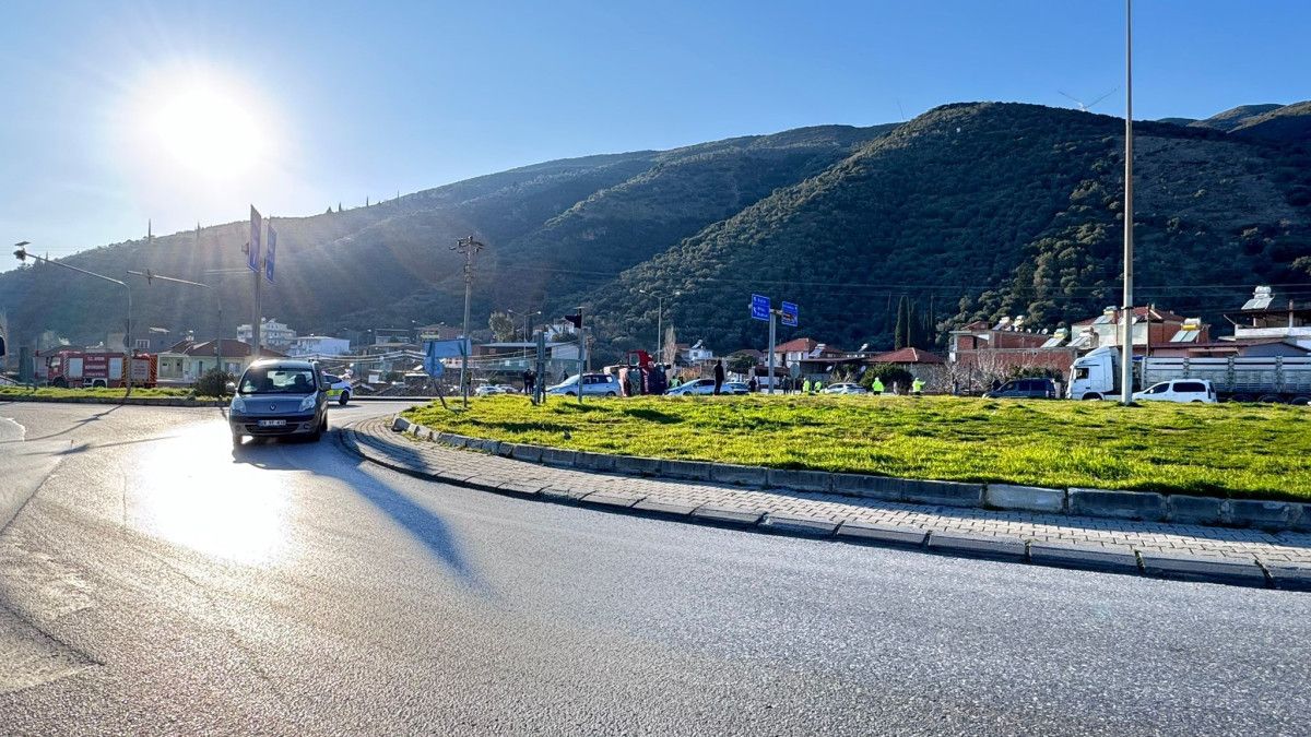 Aydın'da itfaiye aracı devrildi 2 aydinda itfaiye araci devrildi 1 GGHzCRpg