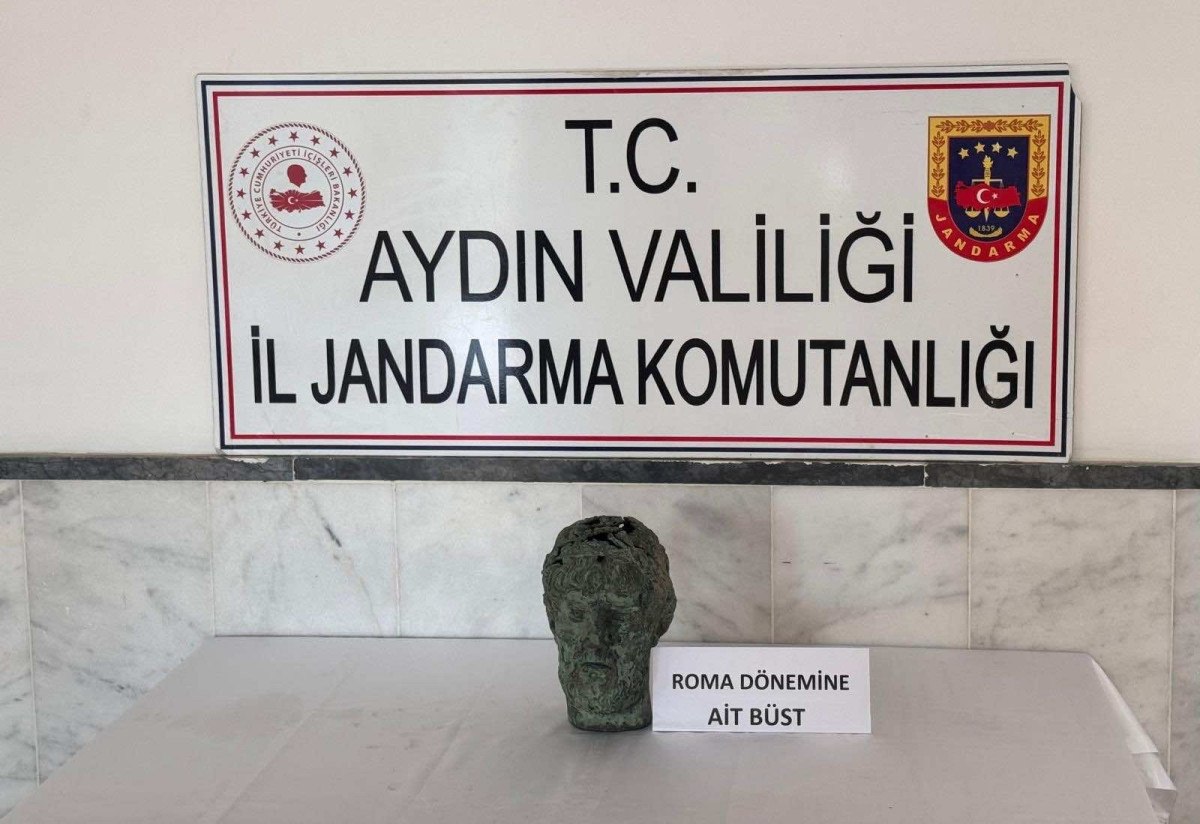 aydinda roma donemine ait bustu satmak isteyen 2 kisi yakalandi 0 tflJtpwz