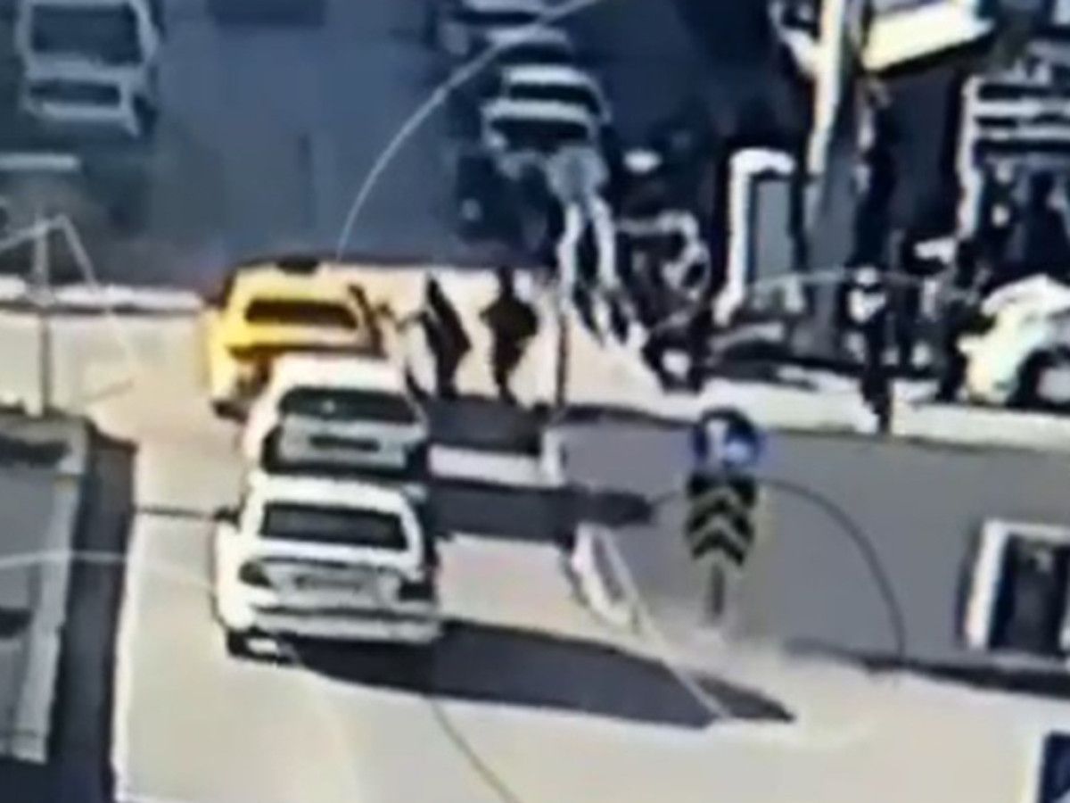 balikesirde sahte polis kimligiyle vatandaslari gasbeden 5 zanli yakalandi 1 eEpzOpHZ