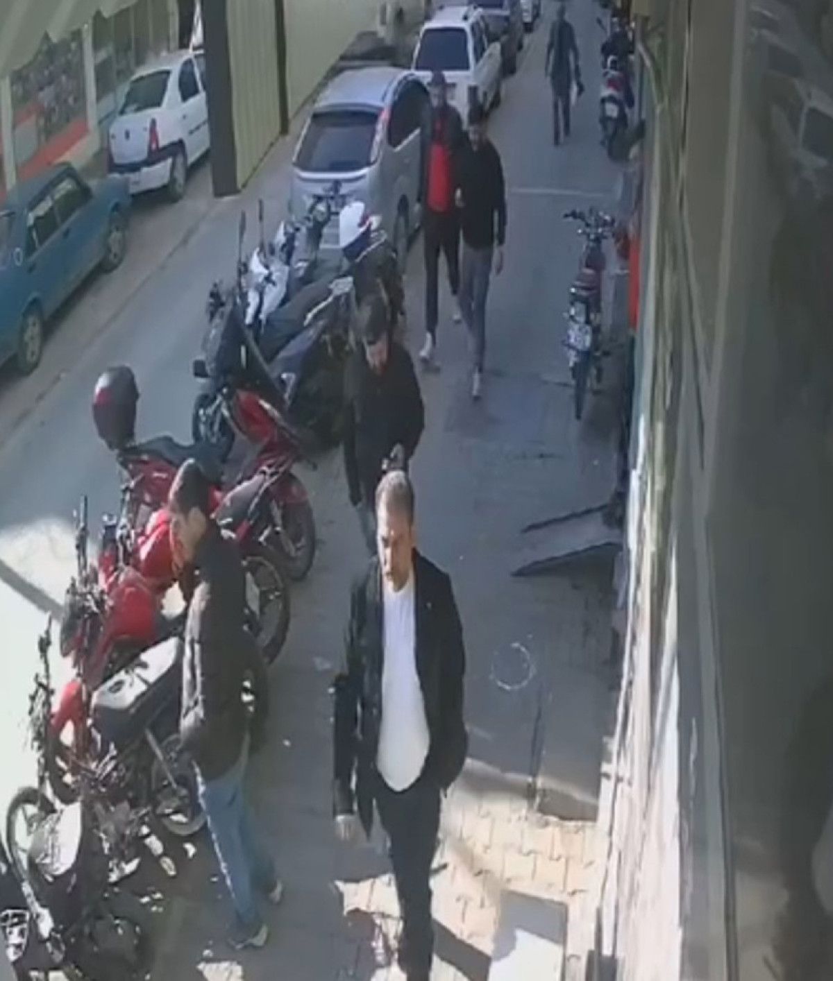 balikesirde sahte polis kimligiyle vatandaslari gasbeden 5 zanli yakalandi 2 3Xg4BiaZ