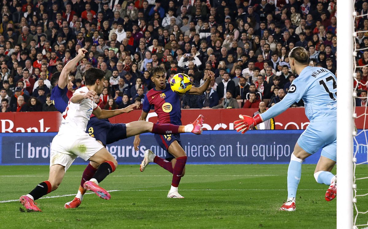 barcelona deplasmanda sevillayi devirdi 1 ADWdwmFb