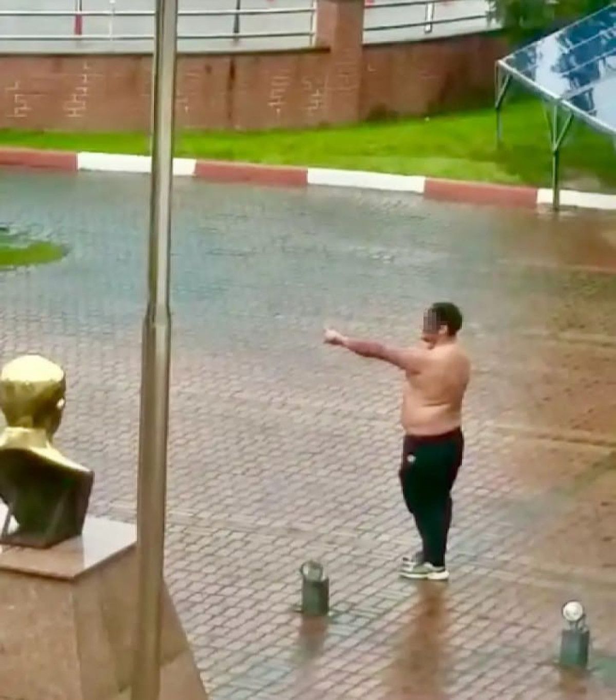 Bartın'da iş sözünü yerine getirmeyen CHP'li belediyeyi elinde bıçakla bastı 2 bartinda is sozunu yerine getirmeyen chpli belediyeyi elinde bicakla basti 1 SUrOXnwF