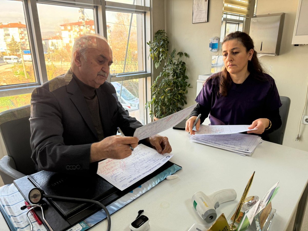 bartinli uzman doktor 52 yildir yagli boya resim yapiyor resim benim icin bir tutku TlTInquw