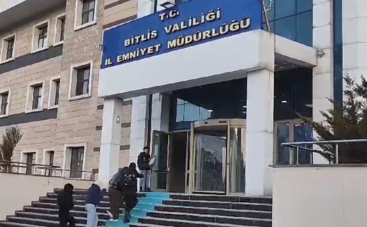 bitliste kadinlari fuhsa zorlayan cete cokertildi 0 5F6yihwd