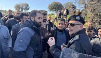 bodrumda kacak yapilarin yikimini engellemeye calistilar LhCRb3aq