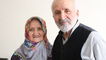 boluda esine binden fazla siir yazdi mNZHCpU7