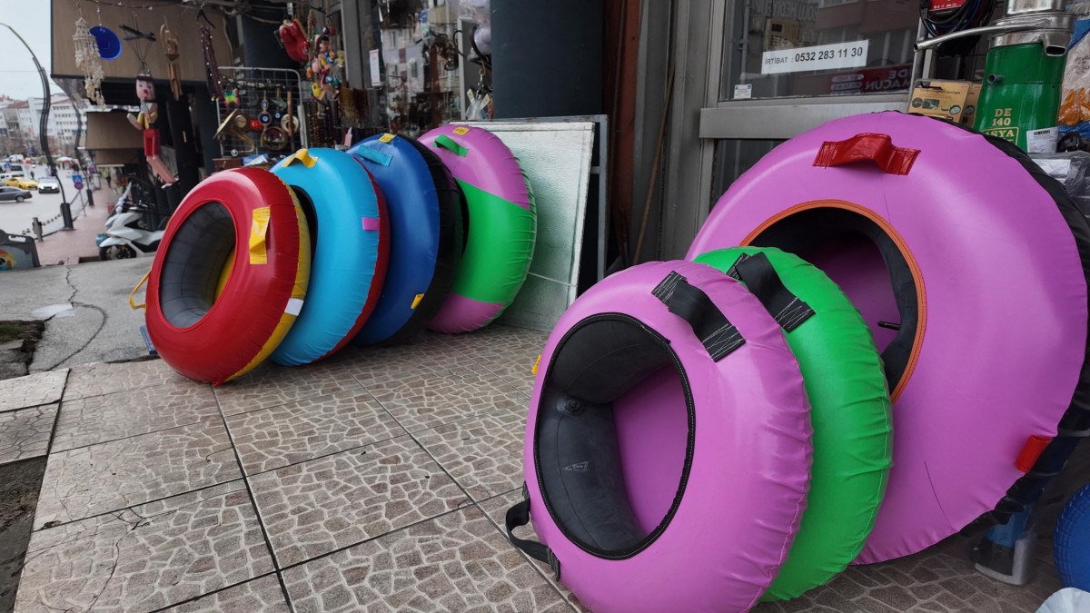 boluda kar yagisi ile birlikte sambrele talep artti 2 MyRcU9lp