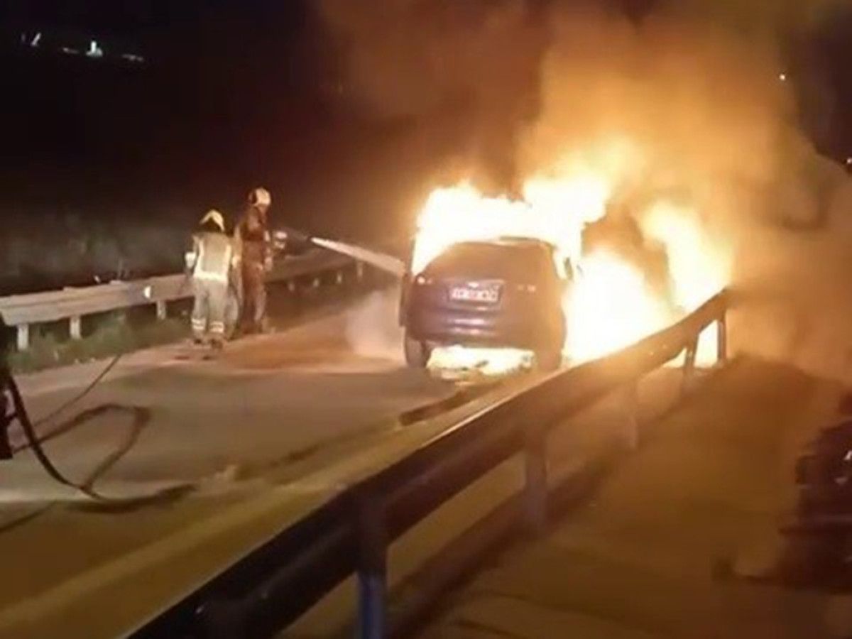 boluda otomobil alevlere teslim oldu 1 qNYgLp7g