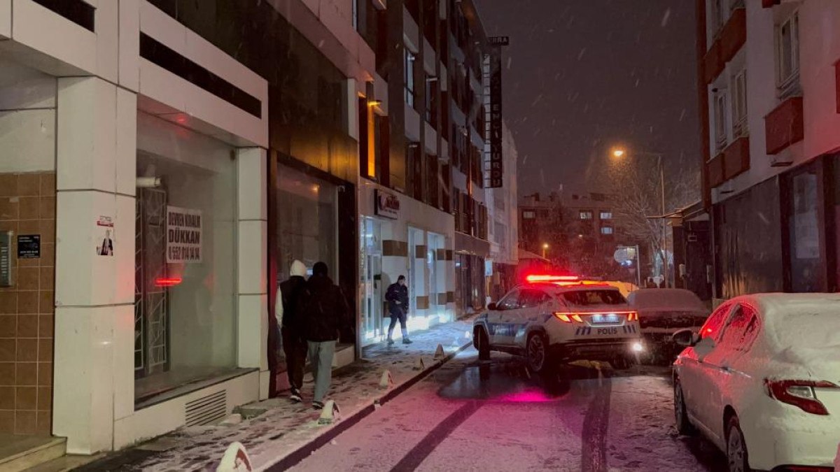 boludaki genclerin kavgasinda cinayetin sebebi sarj aleti cikti 1 UGvEsTwC