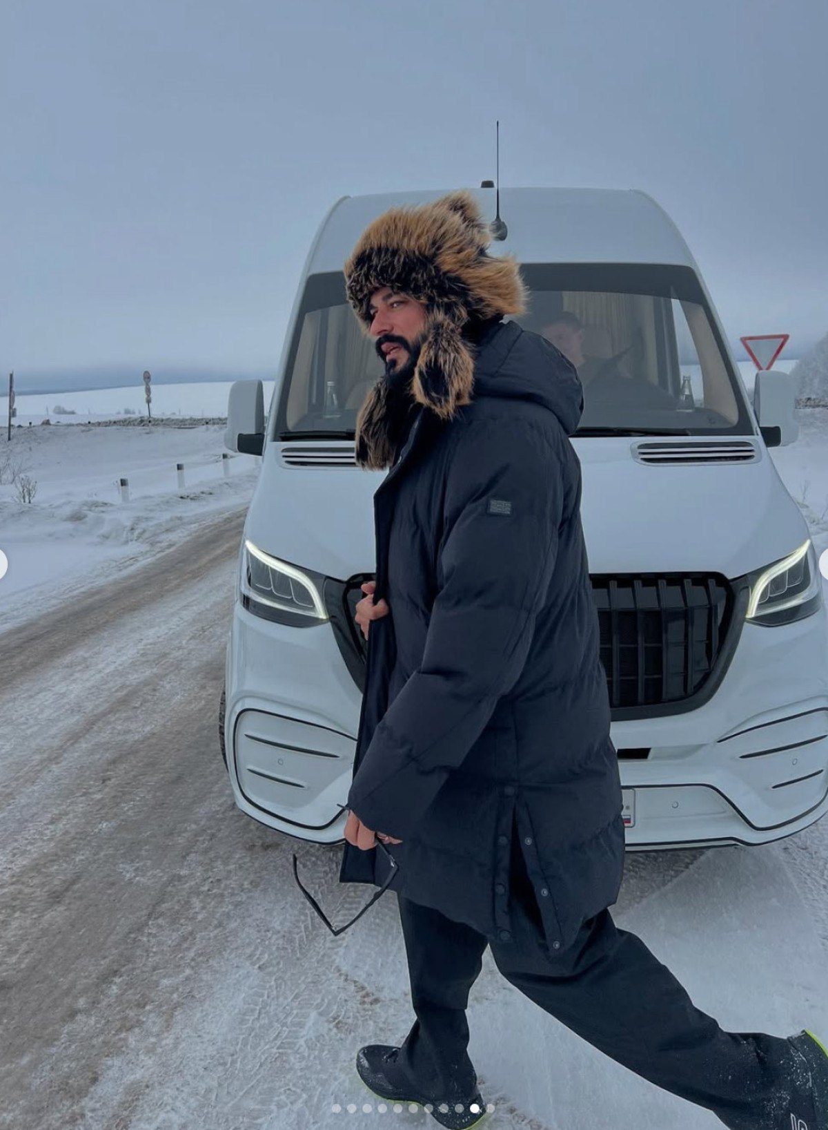 burak ozcivitin rusya tarzi gundem oldu kurklu sapkasina yorum yagdi 1 iLnEV3Un