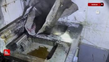 burdurda bir kafede cikan yanginda 2 calisan dumandan etkilendi mGFbYz3i