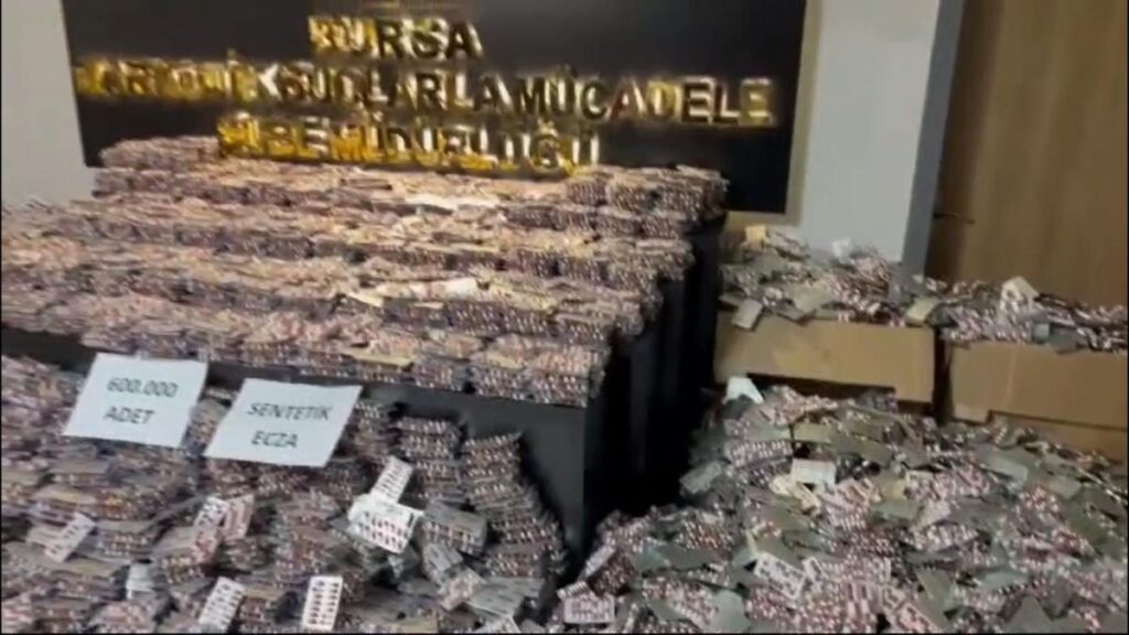 bursada 600 bin adet hapla yakalandi YvU4rqNf