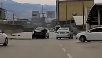 bursada kontrolden cikan arac metro istasyonun duvarina carpti 1 olu W1yqsfPV