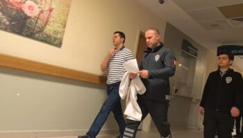 bursada meslektasinin burnunu kiran doktor tahliye oldu 63MLz2vK