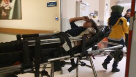 bursada okul duvarina tirmanan cocugun tele takilan eli parcalandi hOXZBBaq