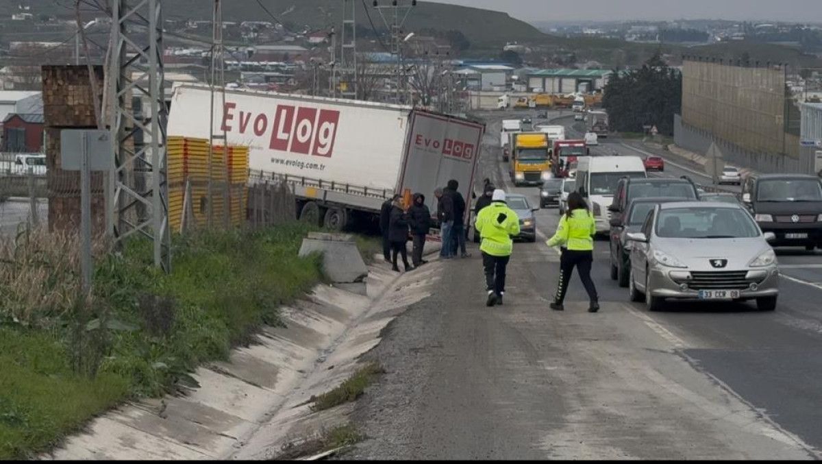 buyukcekmecede arizalanan tirin altinda can verdi 1 2k3dV2SU