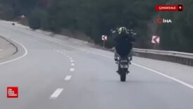 canakkalede tek teker uzerinde giden motosikletliye para cezasi zHMhytfT