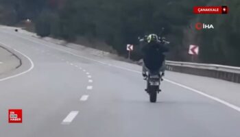 canakkalede tek teker uzerinde giden motosikletliye para cezasi zHMhytfT