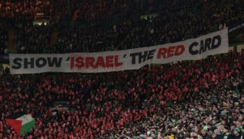 celtic taraftarindan israile kirmizi kart IfbyseyT