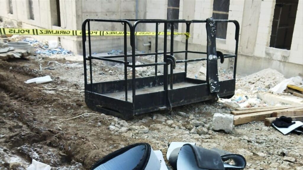 corumda vinc sepeti dustu 1 isci oldu QMyUZhmj