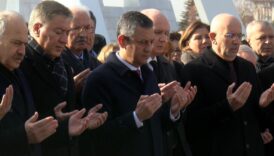 deniz baykal vefatinin ikinci yil donumunde kabri basinda anildi tDhNdFOY