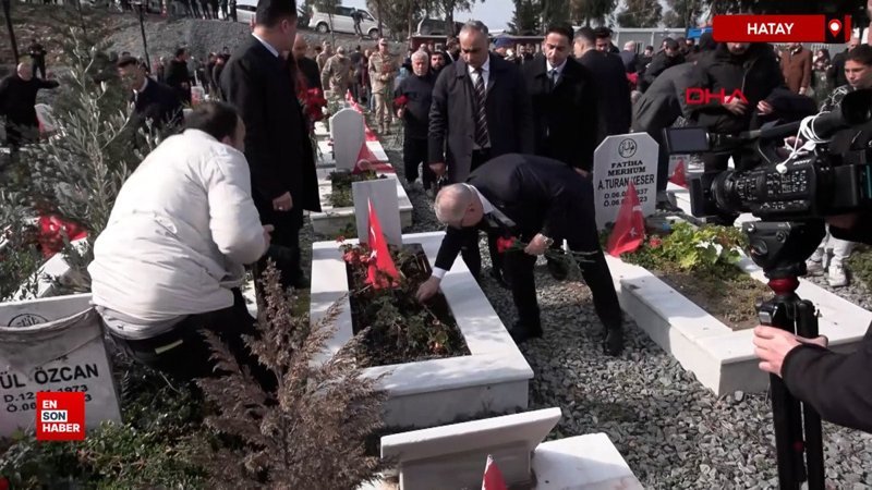 depremin ikinci yil donumunde hatayda bakanlardan mezarlik ziyareti gaiOZM8h