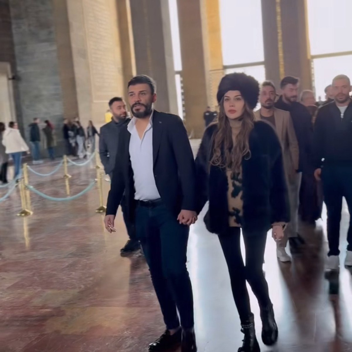 dilan polat anitkabirden fotograflar paylasti yorumlar pes pese geldi 3 dqJDQwJC