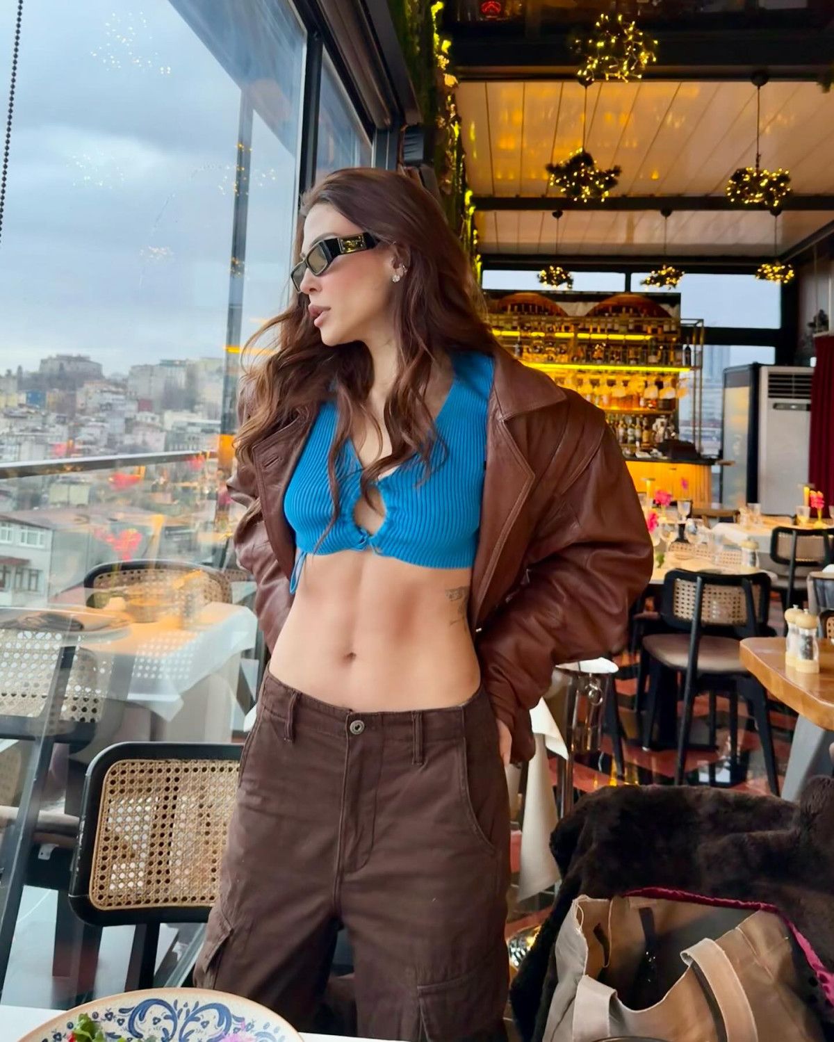 dilara aksuyek balkon pozu elestirileri tiye aldi 3