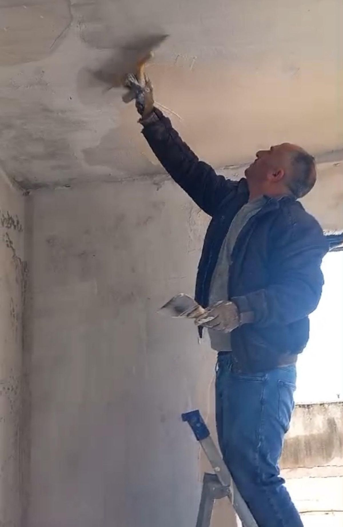 diyarbakirda meslek lisesi ogrencilerinden evi yanan aileye destek 3 a5AV6DJc