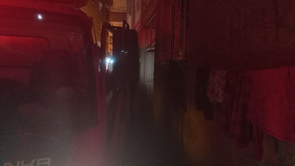 diyarbakirda yangin 18 kisi dumandan etkilendi SQJ9wvKL