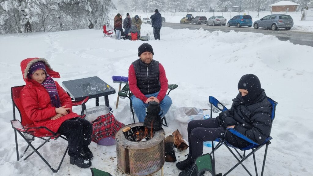 domanicte kar altinda piknik iSyMcwq7