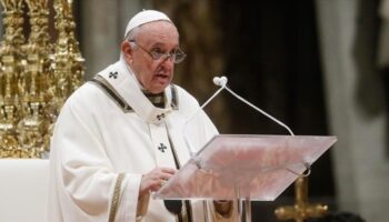 donald trumpin goc politikasina papa franciscustan sert elestiri xOxCVBWP