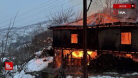 duzcede alev topuna donen 2 katli ev kule dondu Zy2RUGHZ