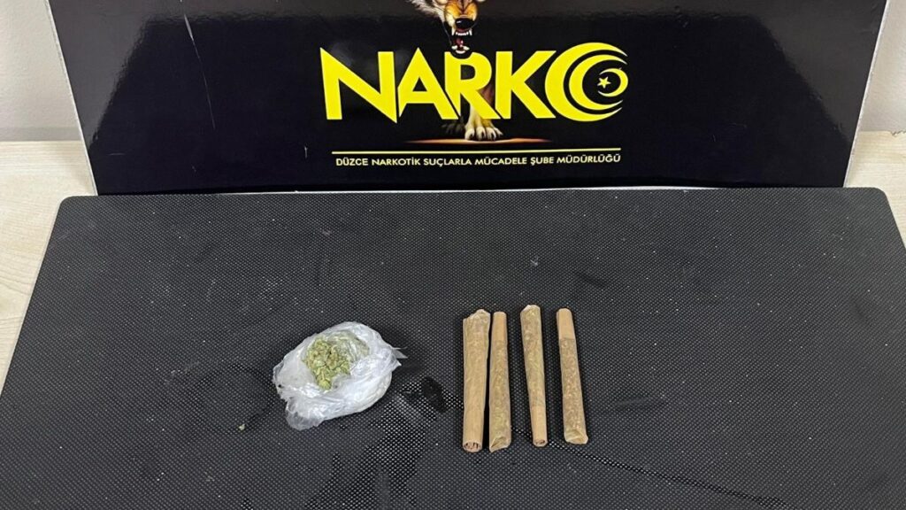 duzcede hakkinda 8 adet aranma kaydi bulunan sahis yakalandi gvNDEm6L