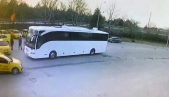 edirnede otobuste uyusturucu ile yakalanan sahis tutuklandi X55z2rLf