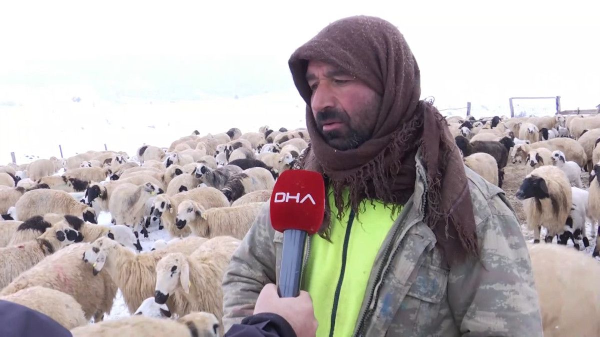 Elazığ'da göçerlerin zorlu kış şartlarında yaşamı 4 elazigda gocerlerin zorlu kis sartlarinda yasami 3 DCW3RcNB